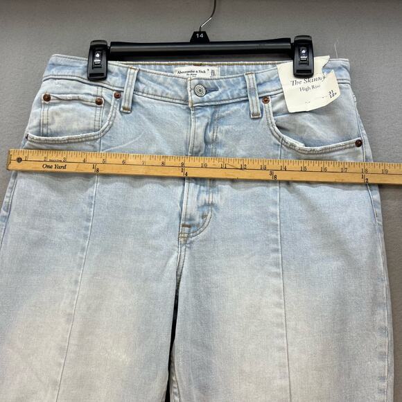 NWT Abercrombie & Fitch Jeans Women's 31/12R Light Blue Curve Love Skinny - Picture 3 of 15